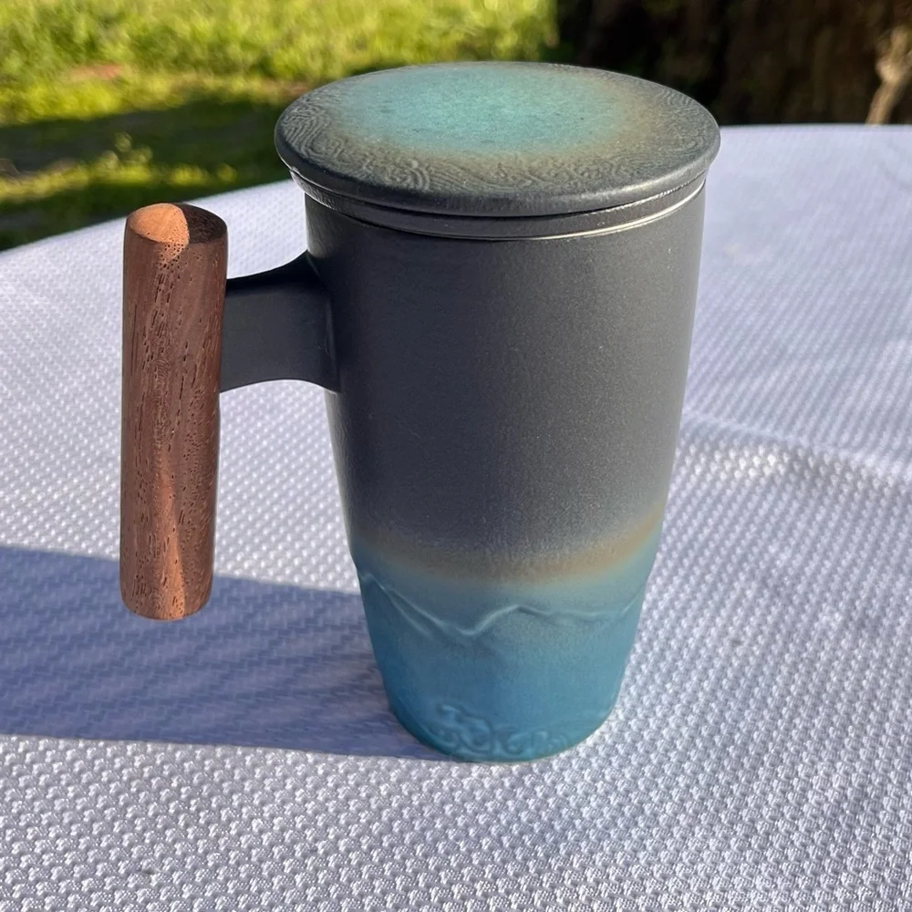 Ceramic tea mug and infuser, with lid. mountain landscape, wooden handle - Picture 9 of 9